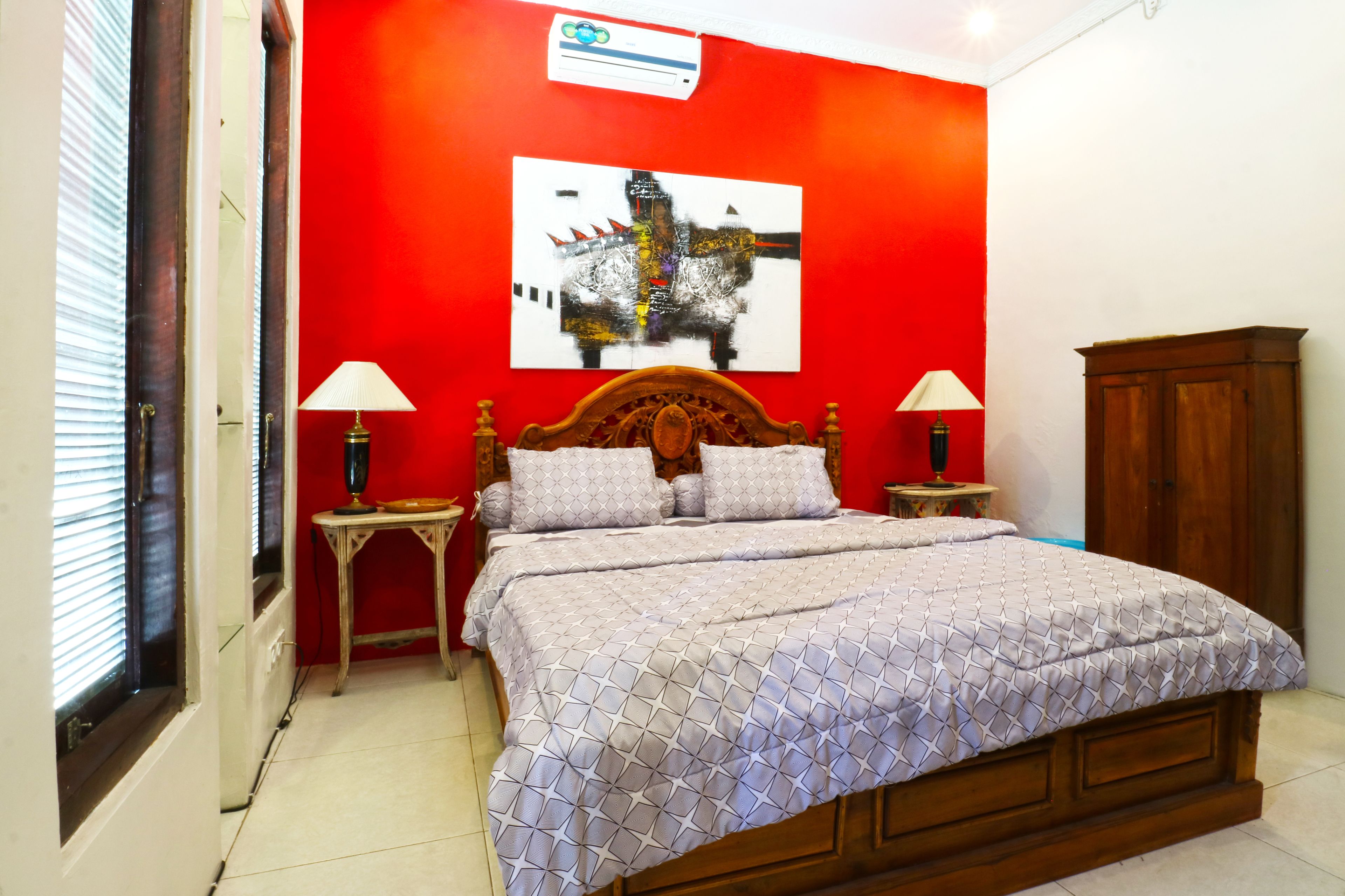 Nira Guest House