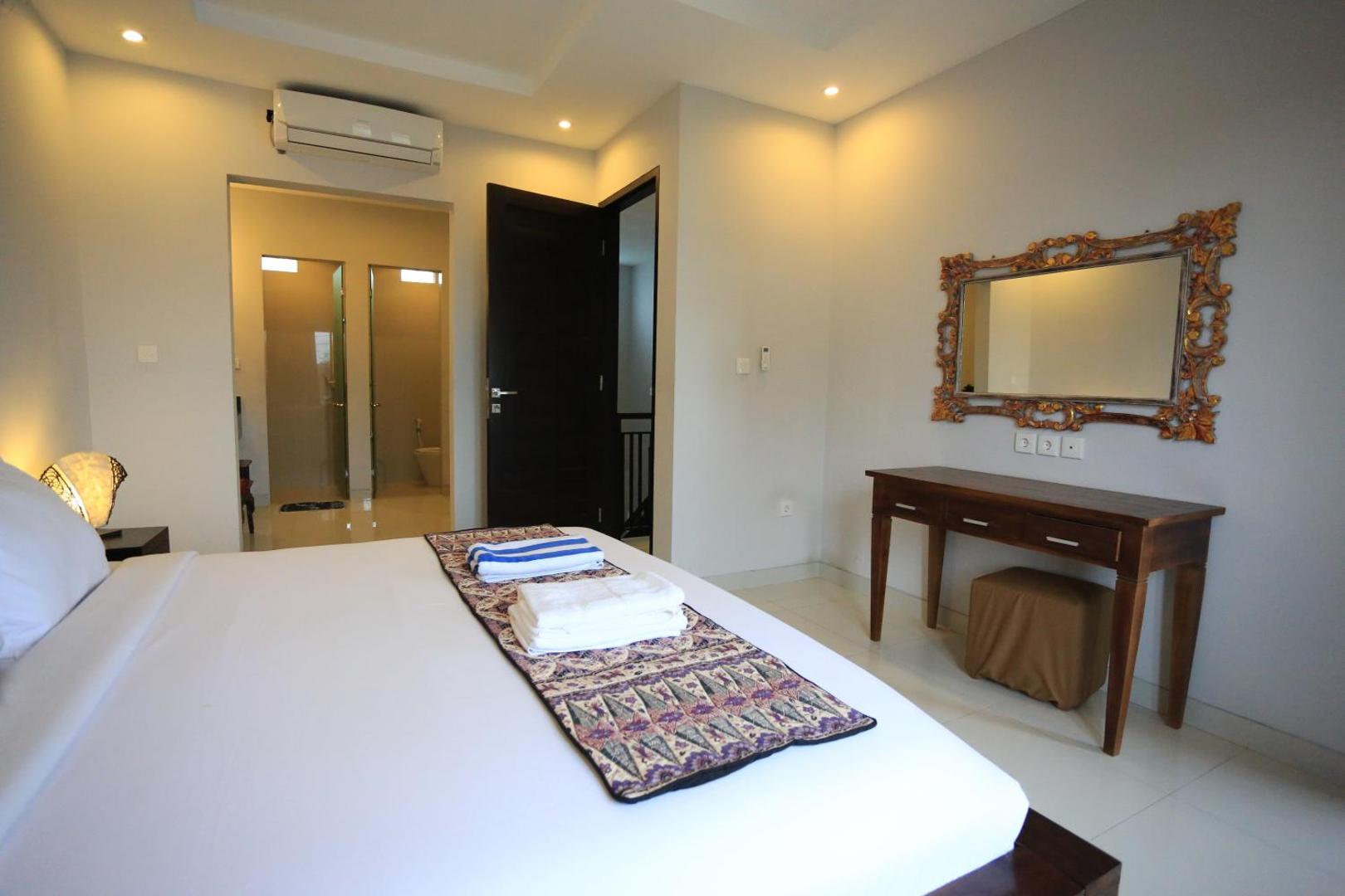 Nyoman Villa