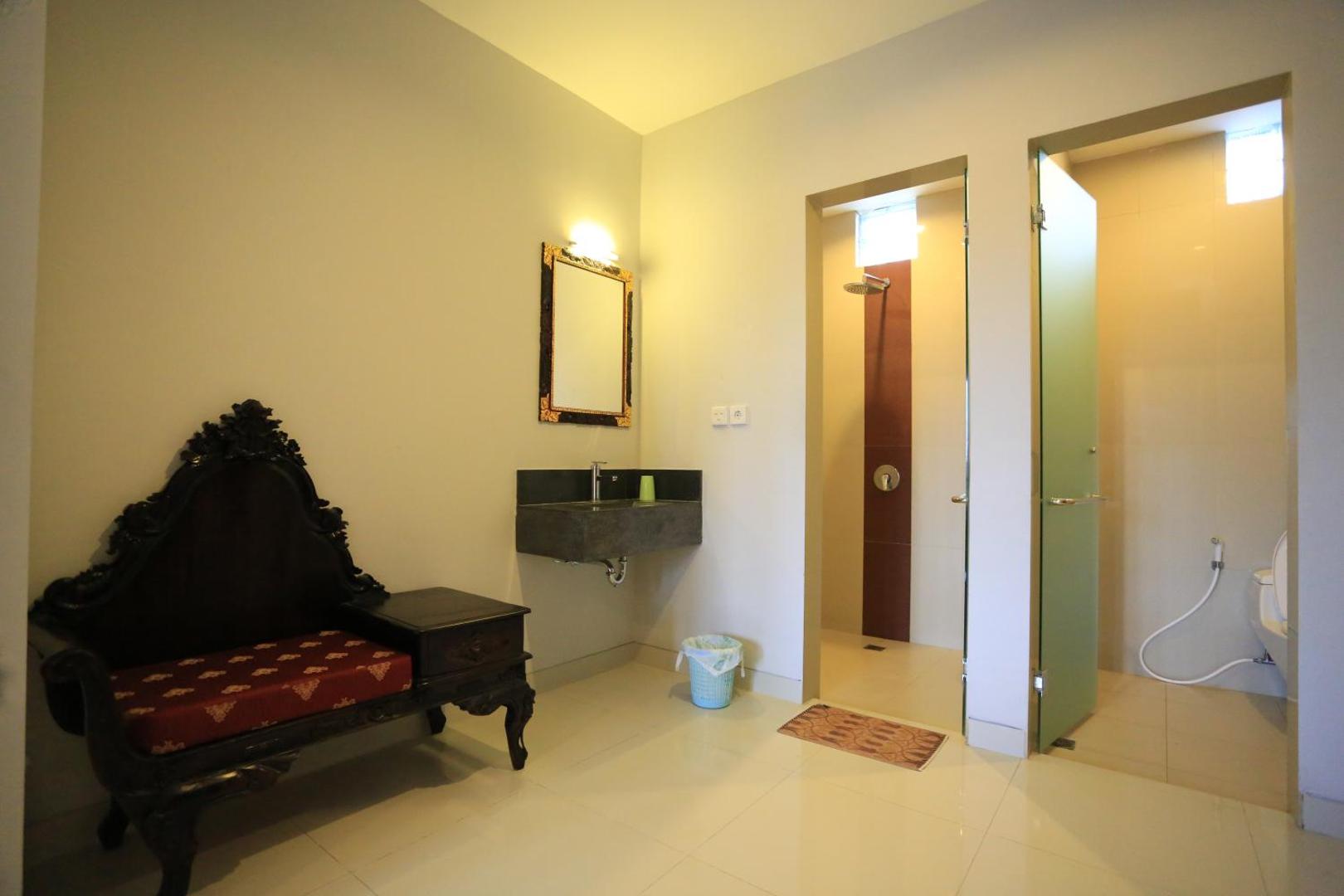 Nyoman Villa