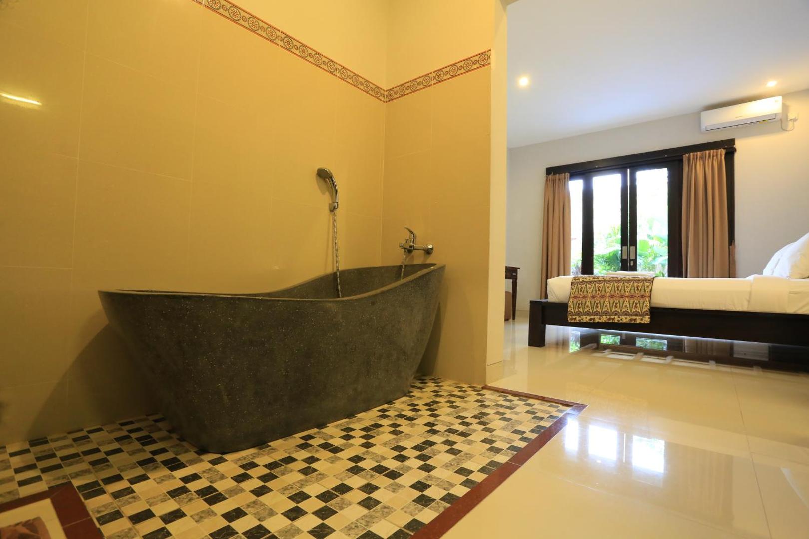 Nyoman Villa