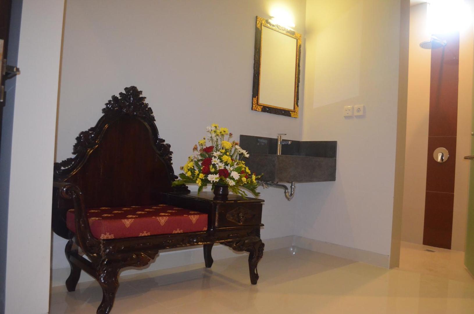 Nyoman Villa