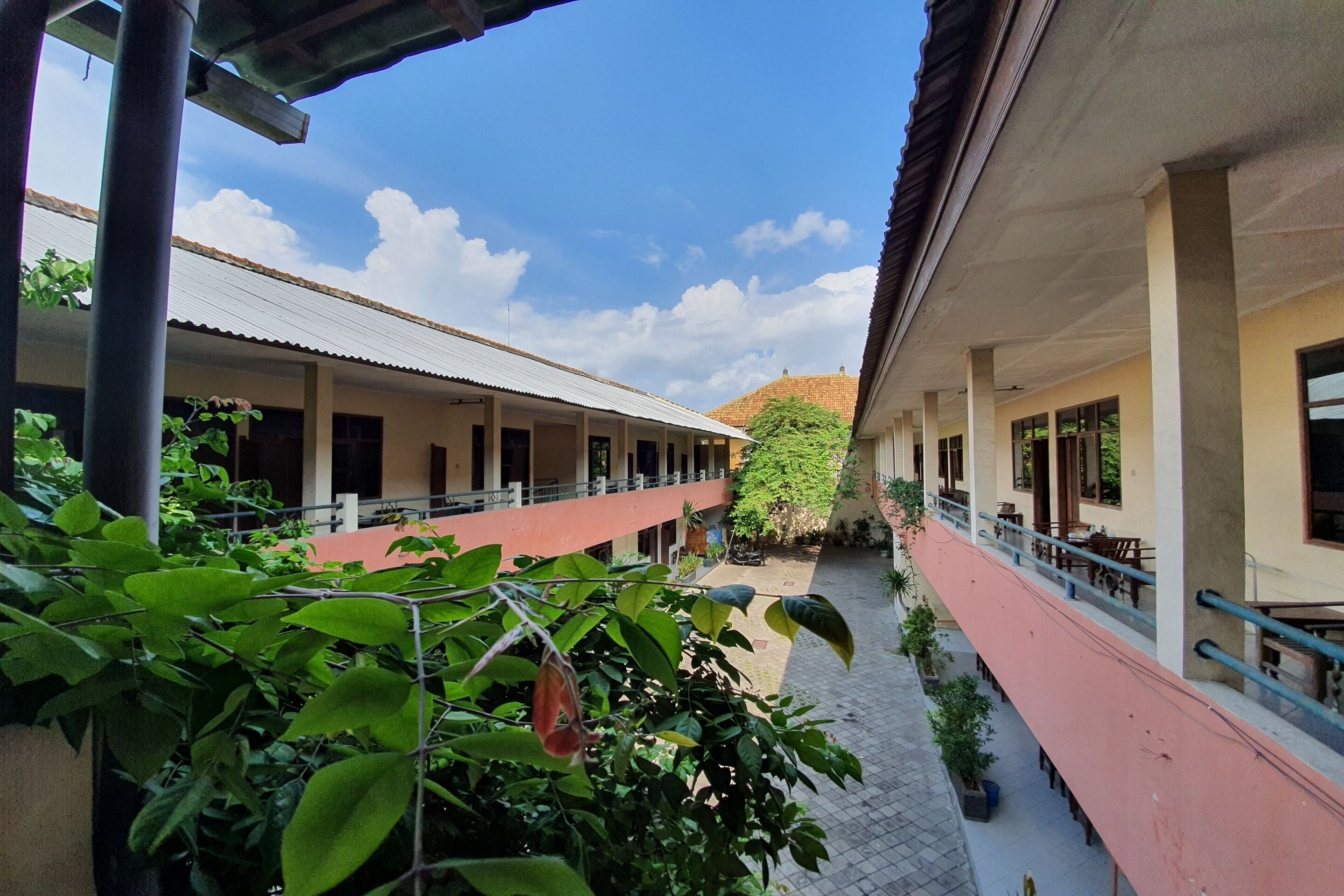 OYO 2992 Hotel Likita