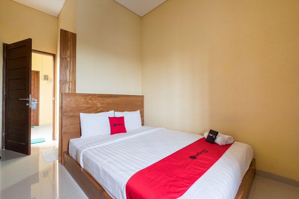 Pondok Batur by RedDoorz