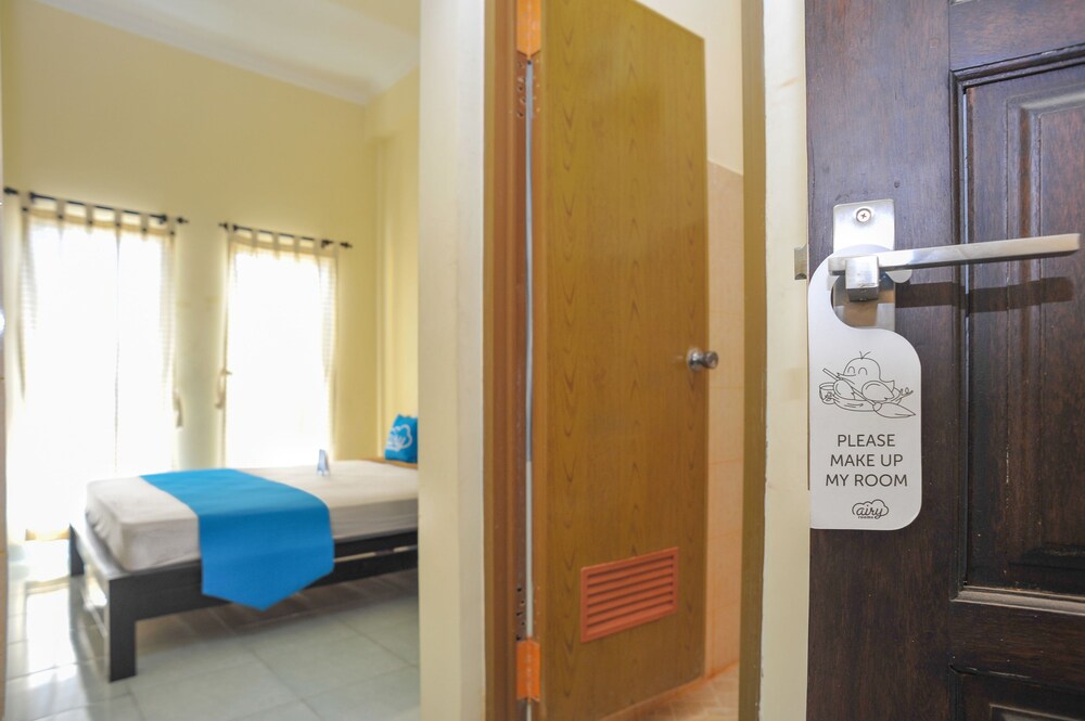 Pondok Taman 828 by Airy