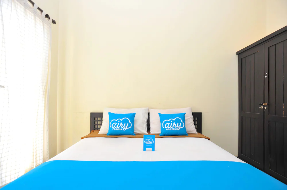 Pondok Taman 828 by Airy