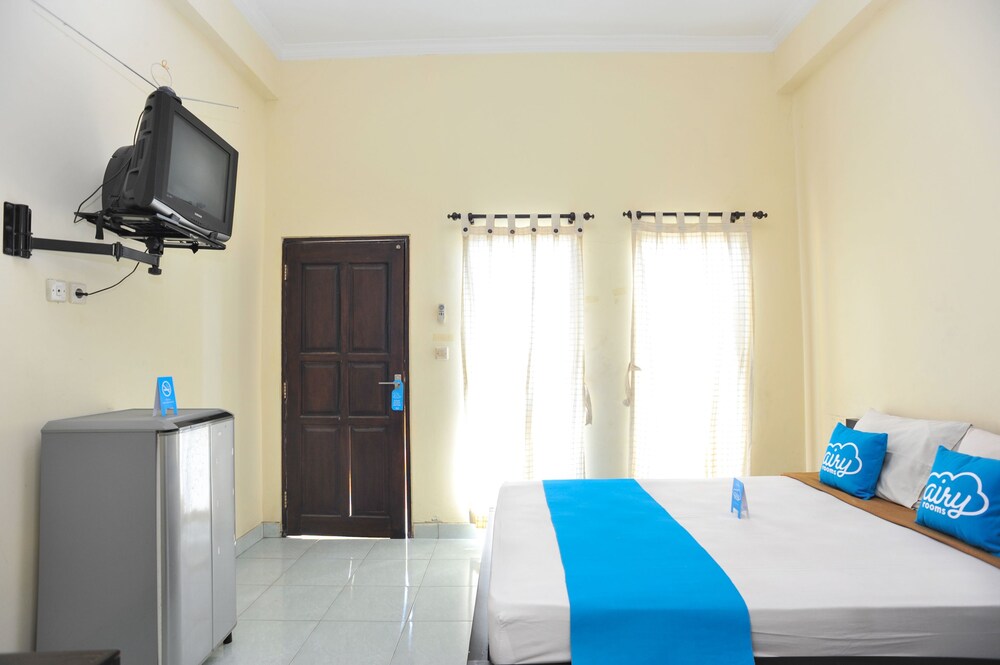 Pondok Taman 828 by Airy