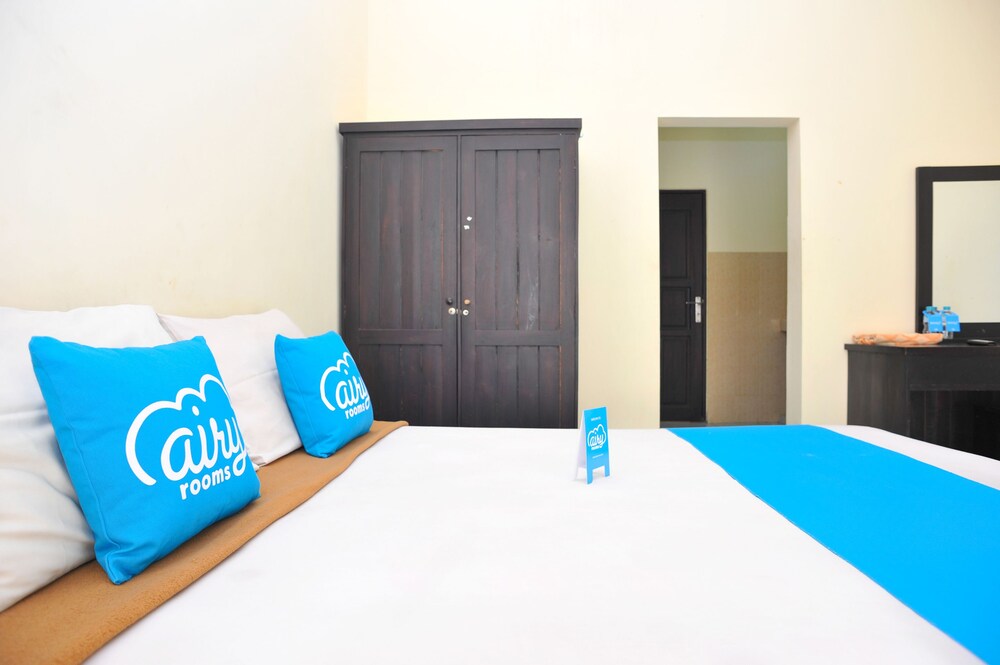 Pondok Taman 828 by Airy
