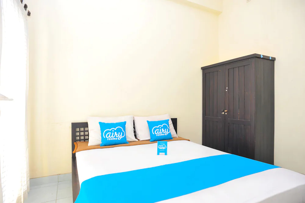 Pondok Taman 828 by Airy