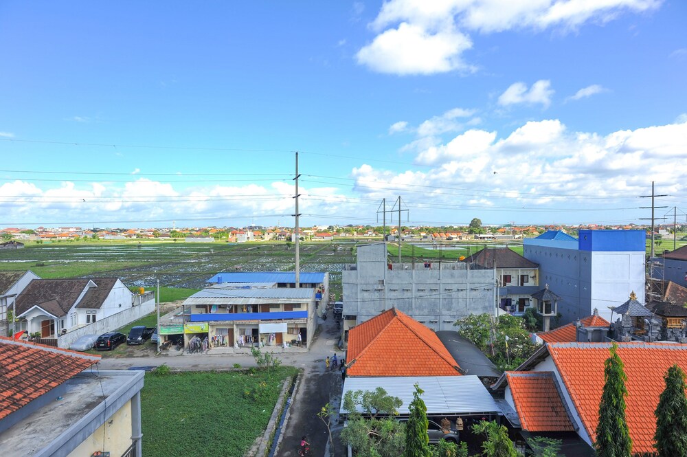 Pondok Taman 828 by Airy