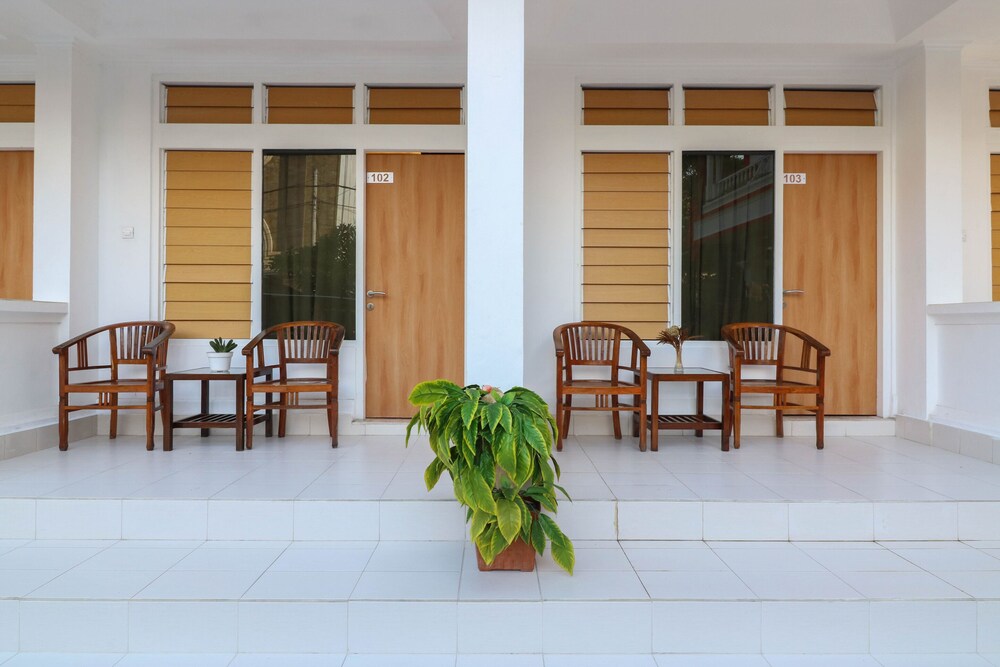 Pulau Bali Hotel by OYO