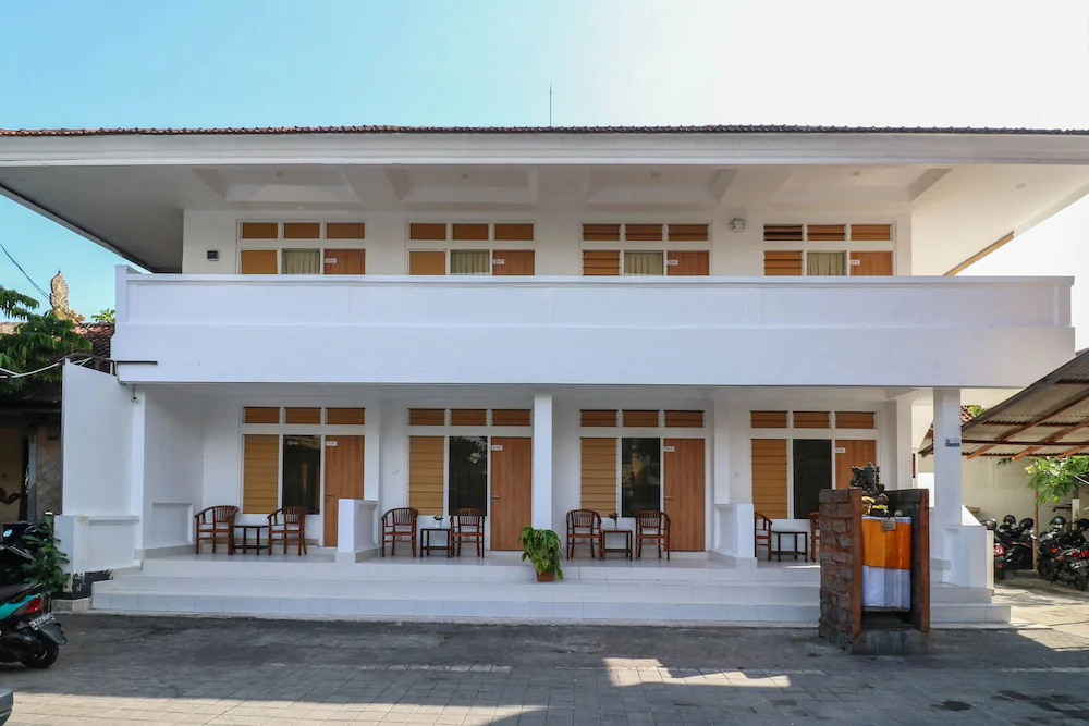 Pulau Bali Hotel by OYO