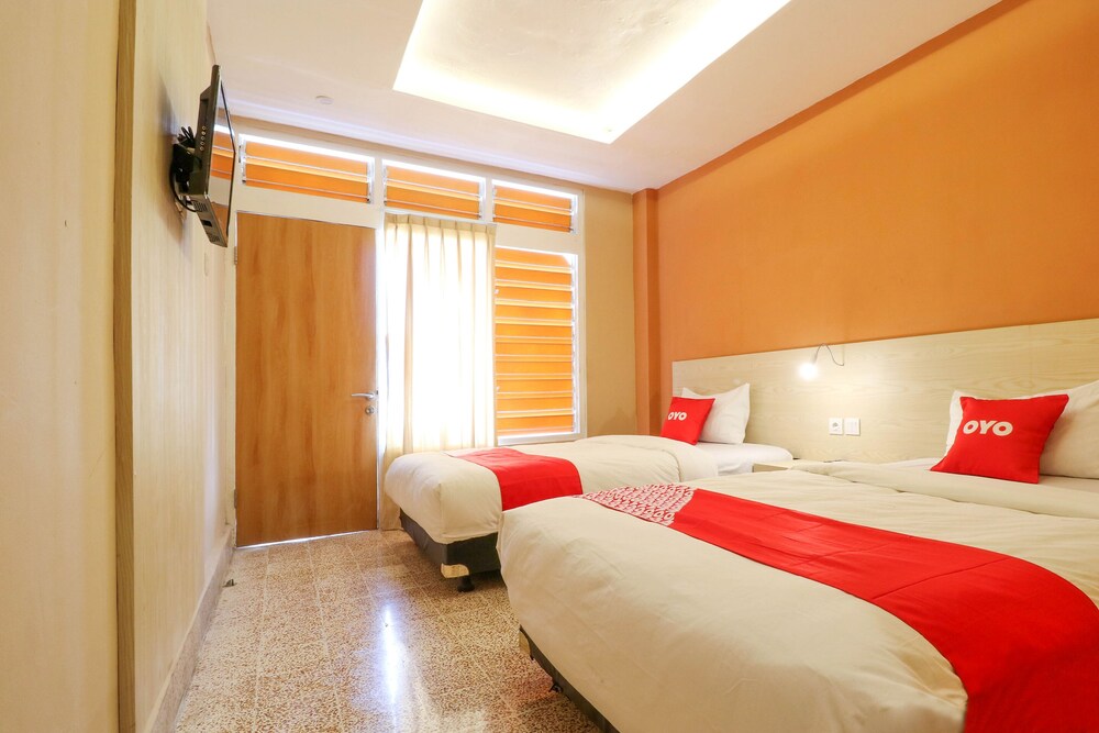 Pulau Bali Hotel by OYO