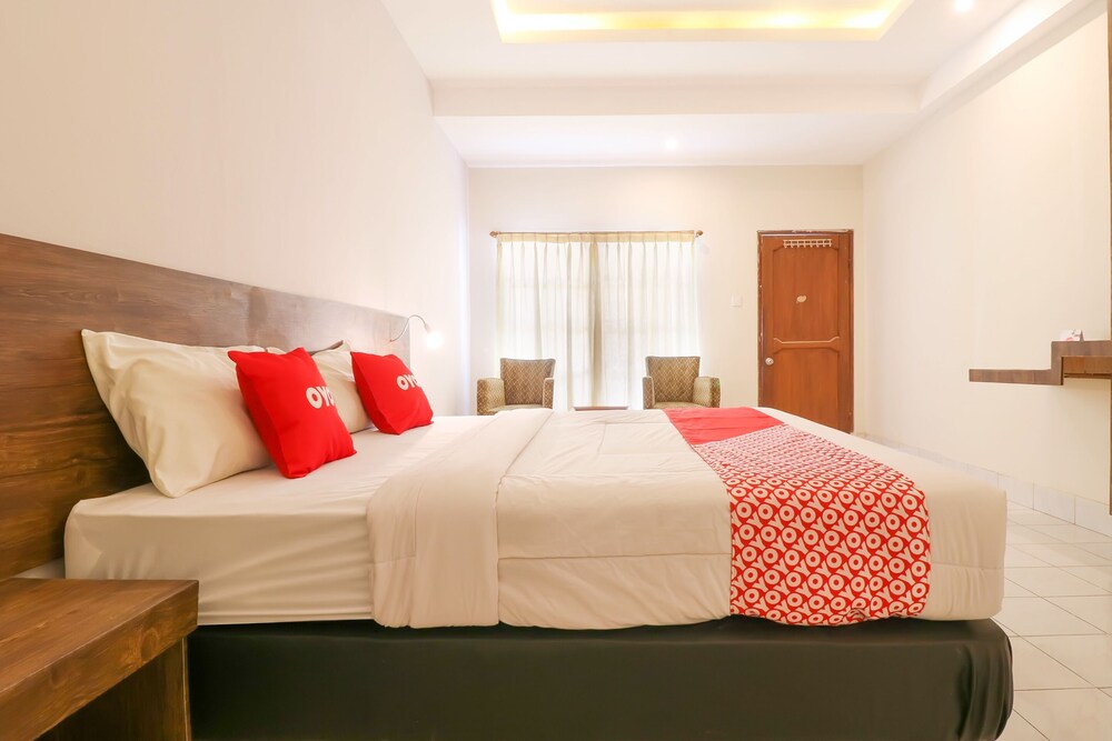 Pulau Bali Hotel by OYO