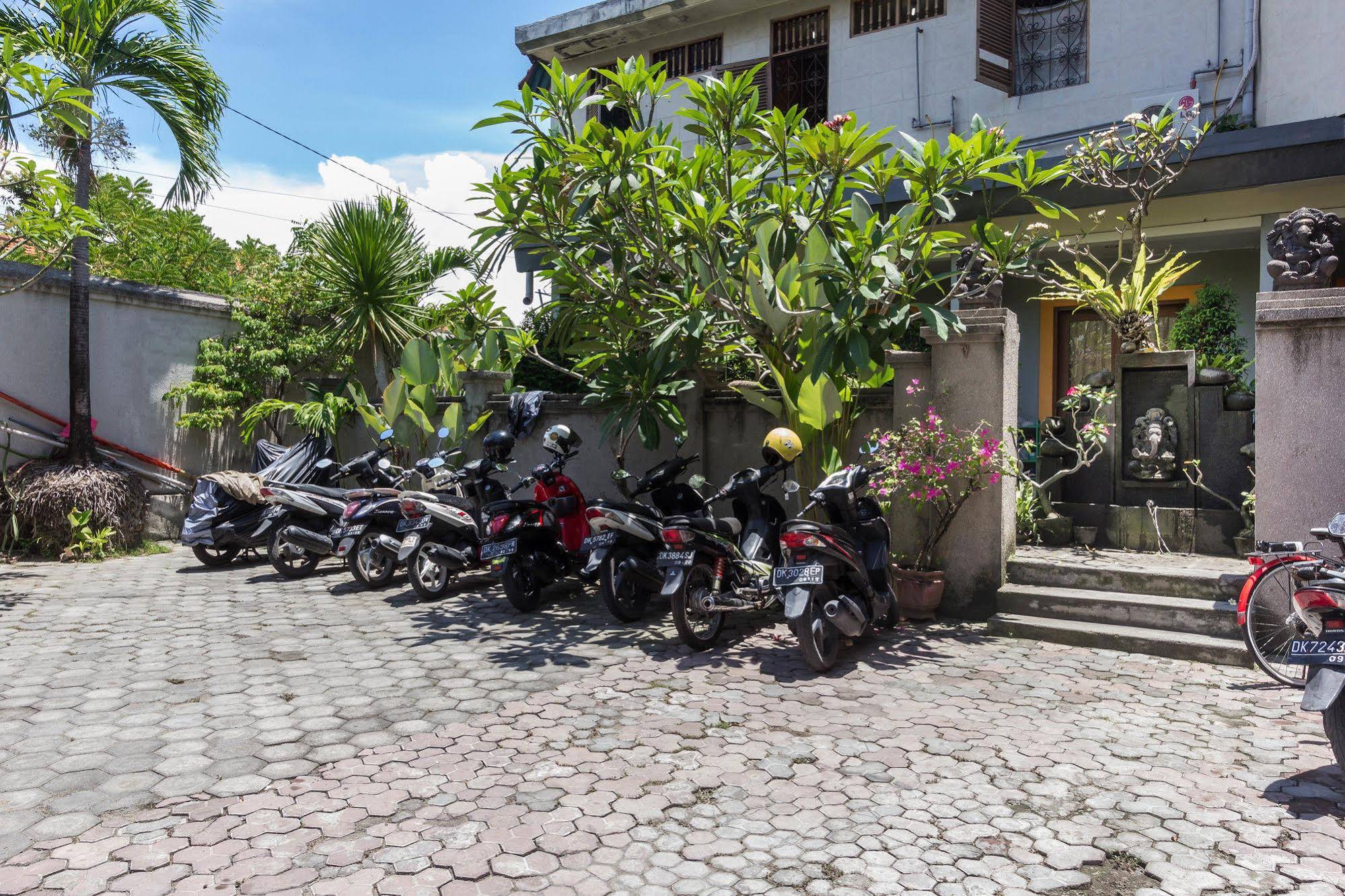 Abian Agung Prasta Hotel By RedDoorz