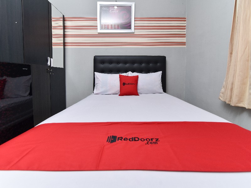 RedDoorz Near Teuku Umar Barat