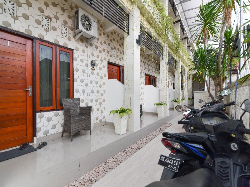 RedDoorz Near Teuku Umar Barat