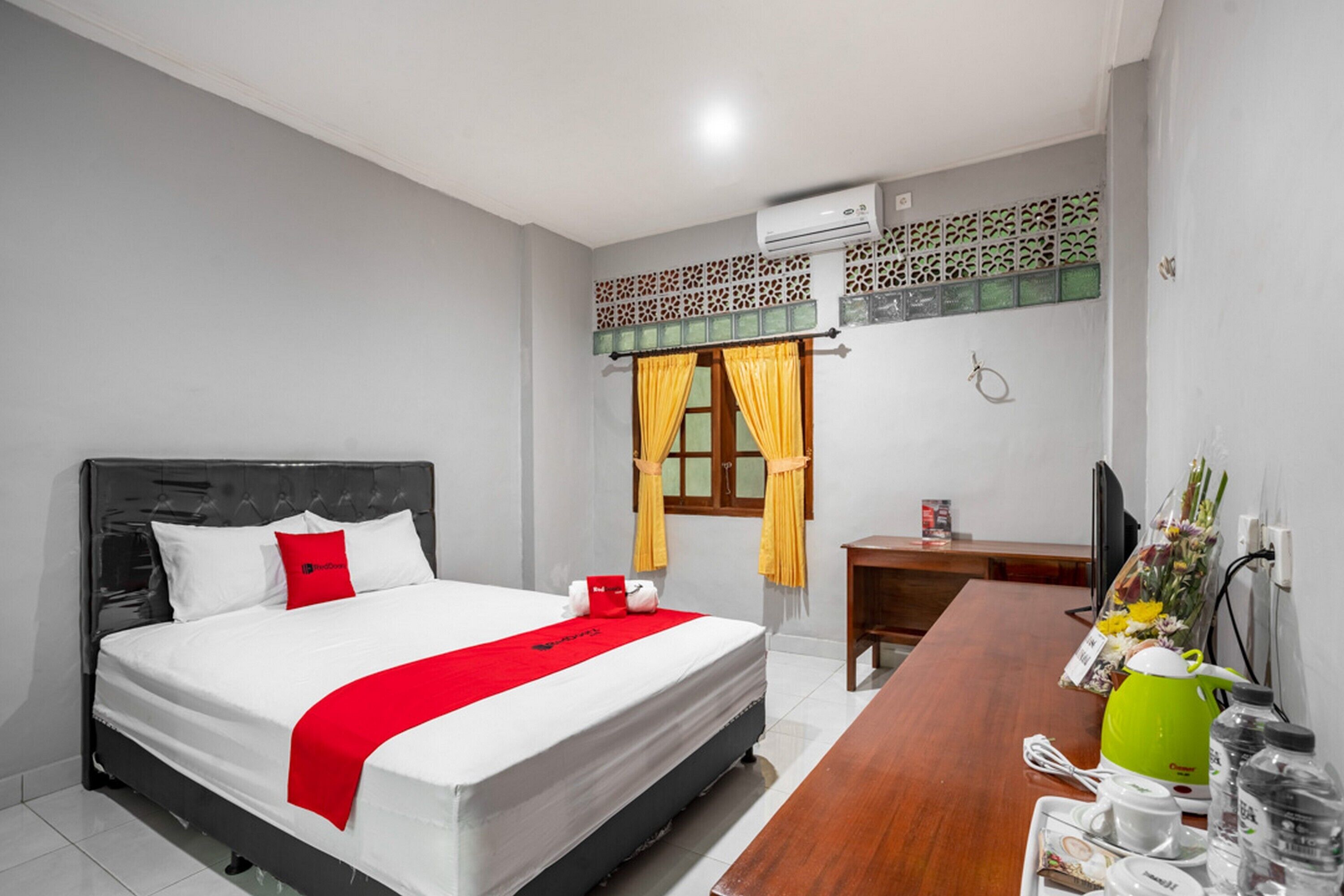 RedDoorz Syariah near Puri Agung Denpasar
