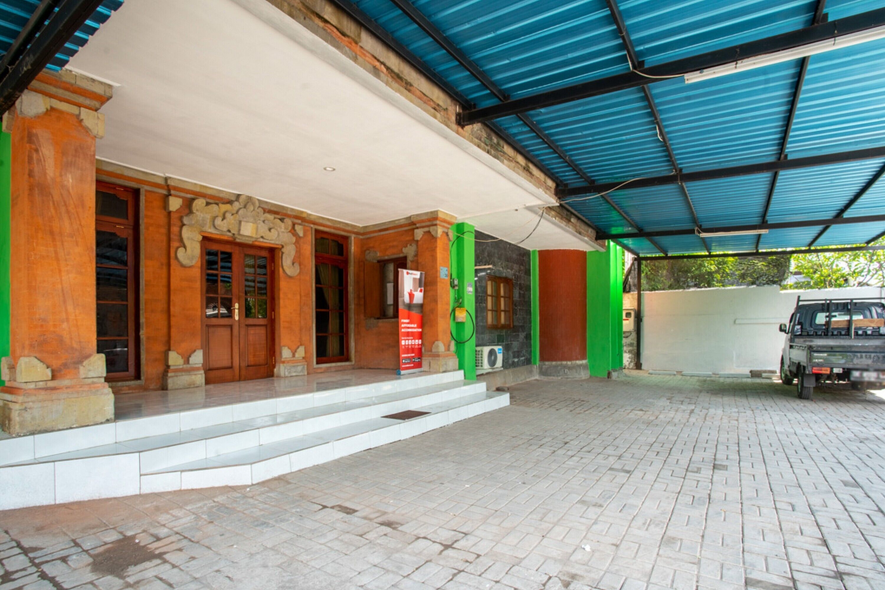 RedDoorz Syariah near Puri Agung Denpasar