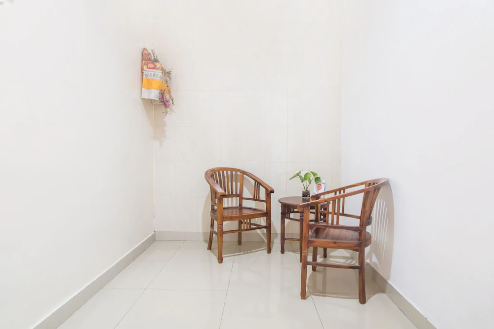 Sekar Sari Residence by OYO Rooms