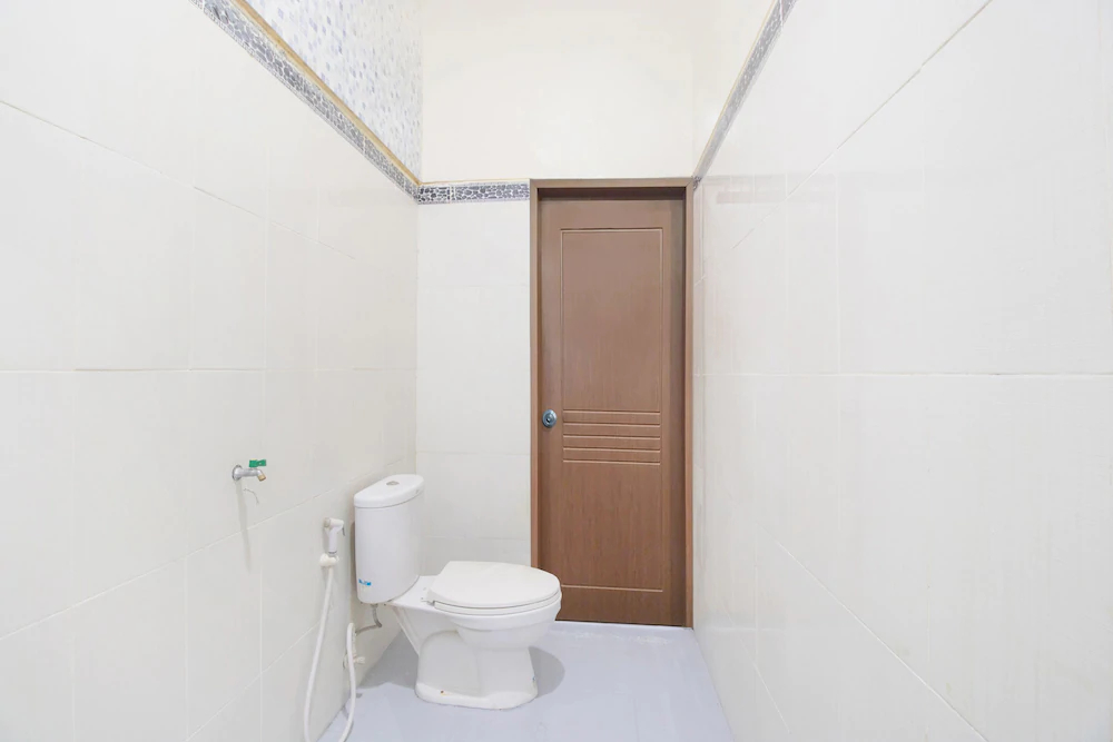 Sekar Sari Residence by OYO Rooms