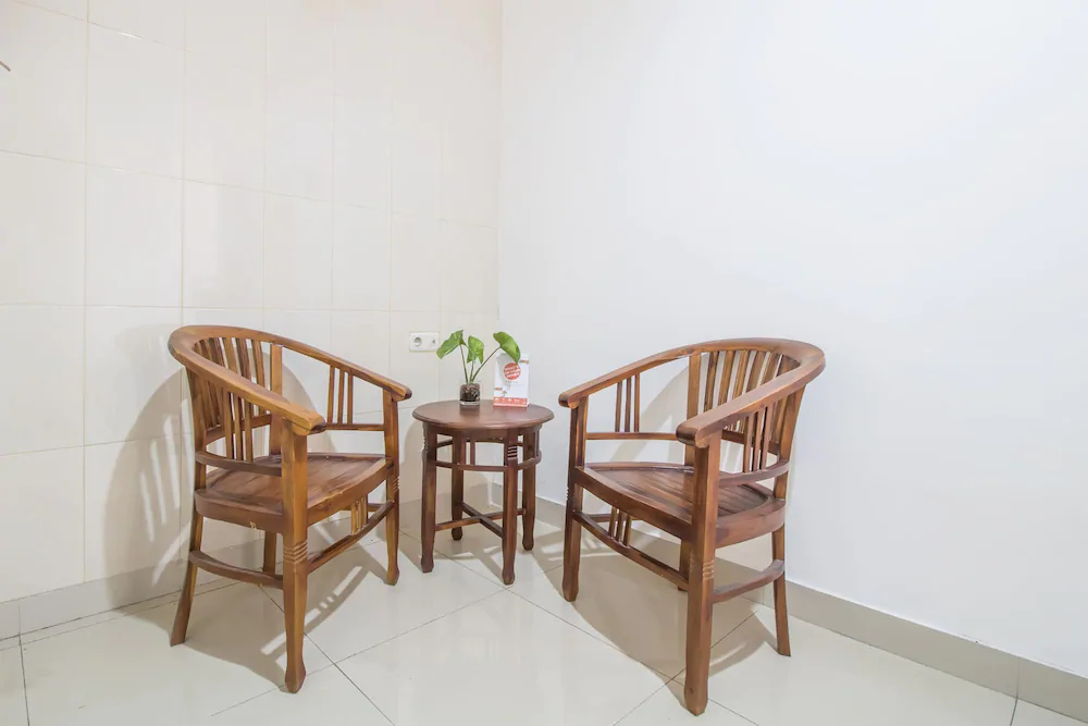 Sekar Sari Residence by OYO Rooms