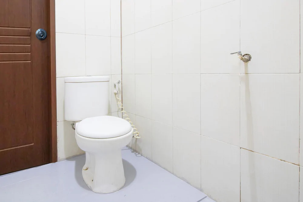 Sekar Sari Residence by OYO Rooms