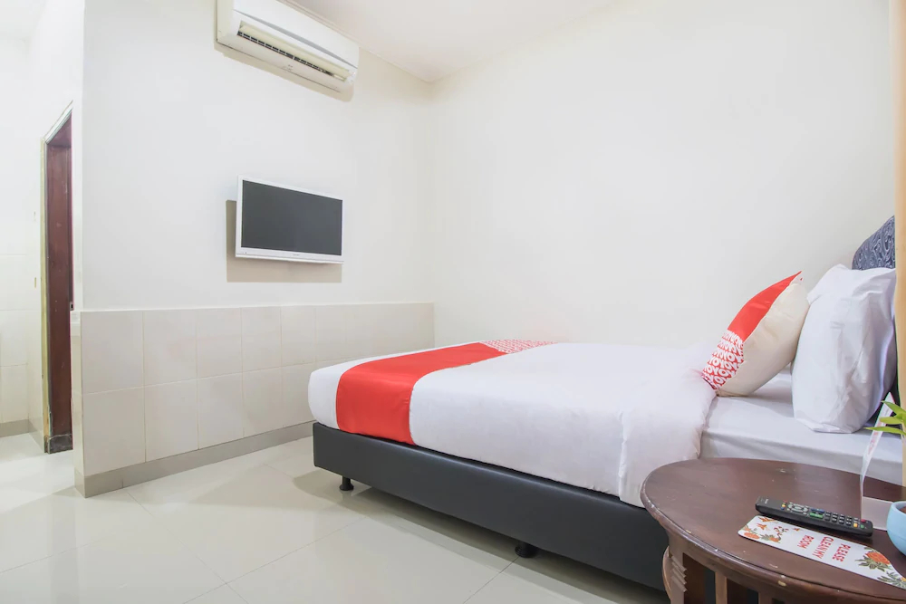 Sekar Sari Residence by OYO Rooms