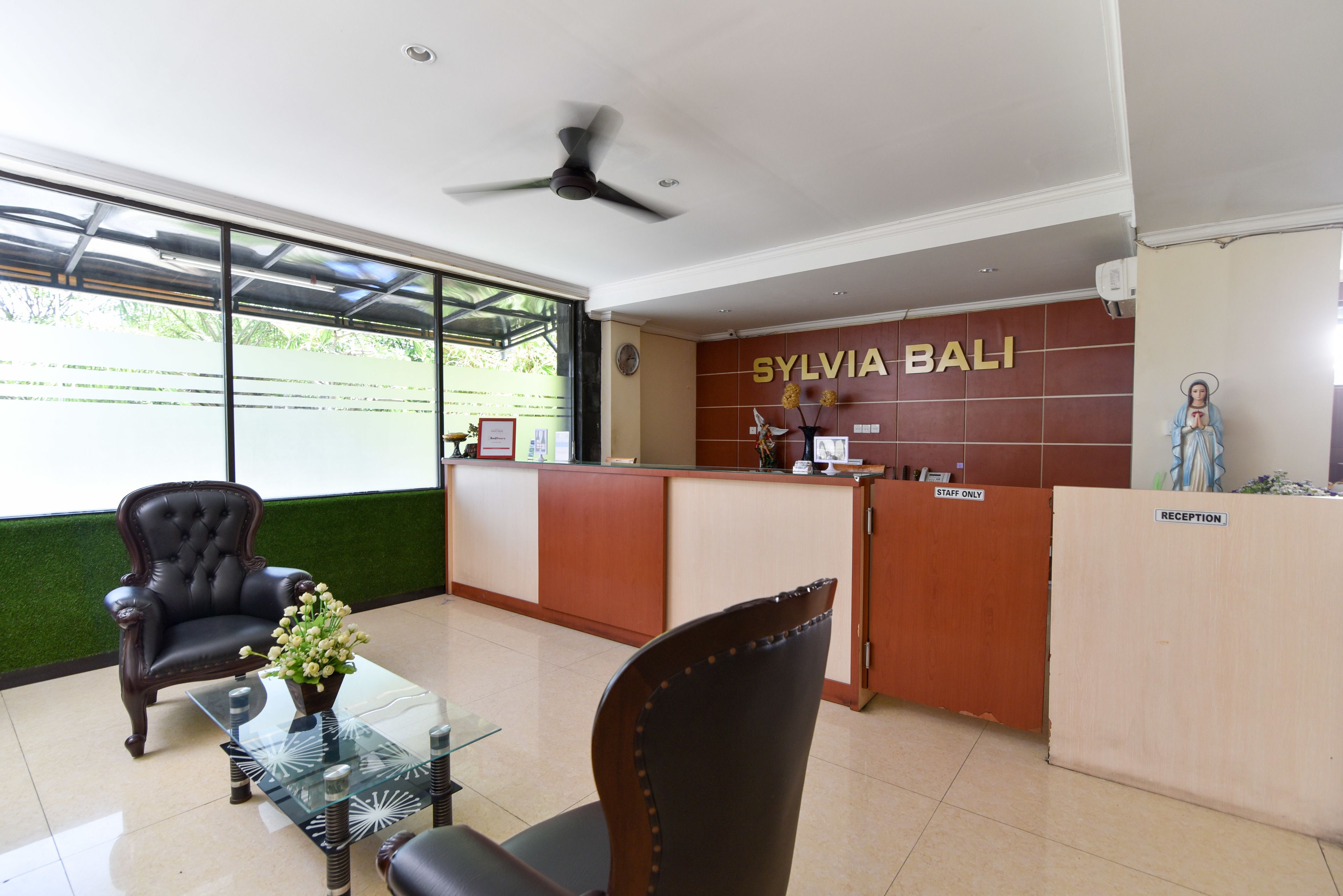 Sylvia Bali Suite Residence by RedDoorz