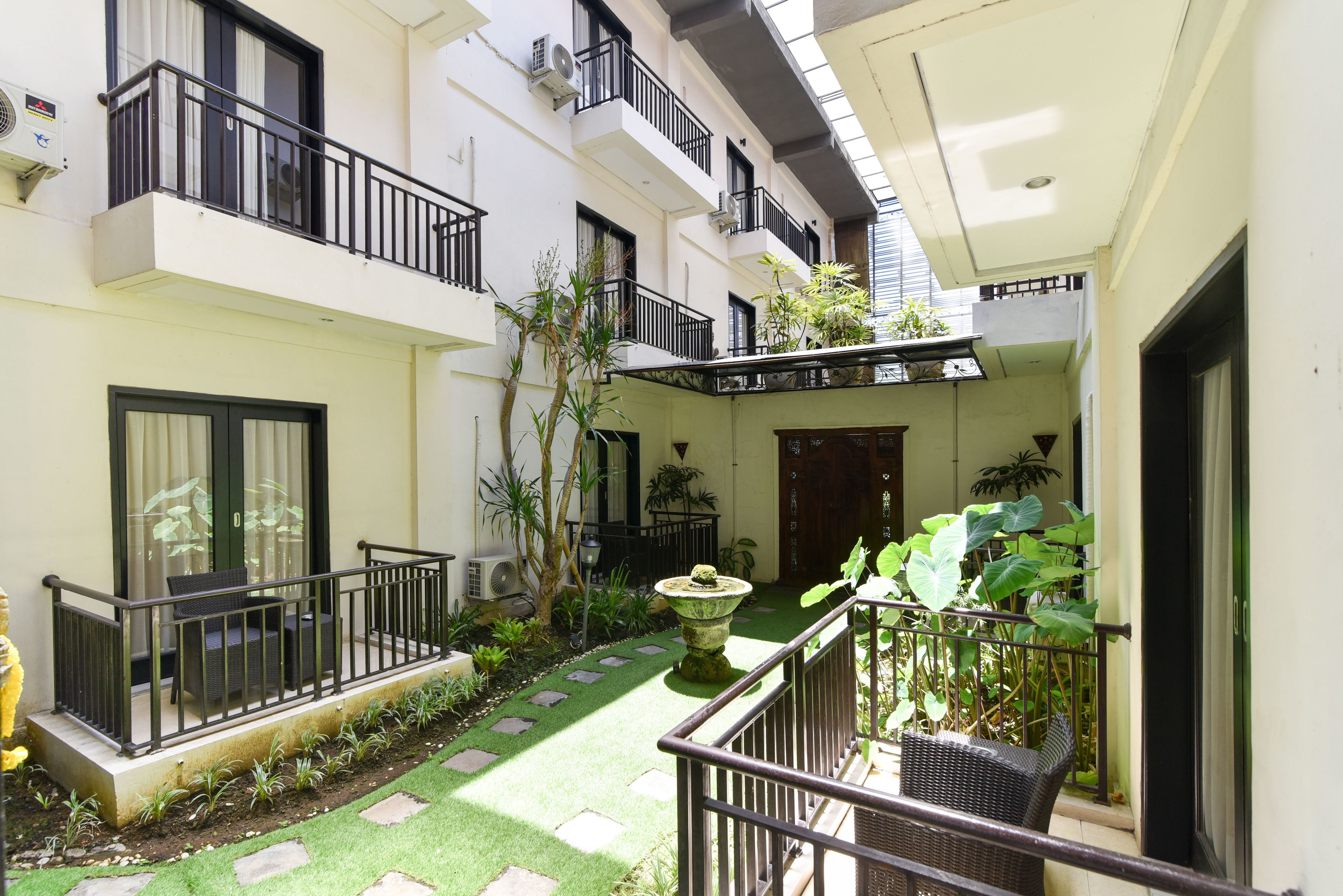 Sylvia Bali Suite Residence by RedDoorz