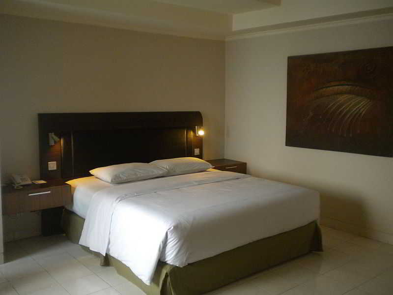 Urbanview Hotel Taman Suci Denpasar Bali