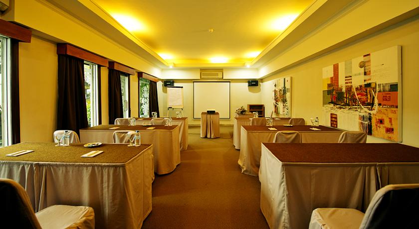 Urbanview Hotel Taman Suci Denpasar Bali