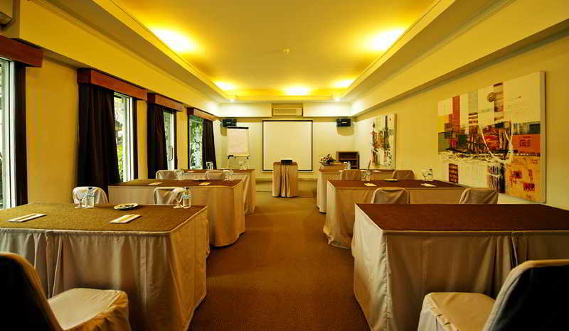 Urbanview Hotel Taman Suci Denpasar Bali