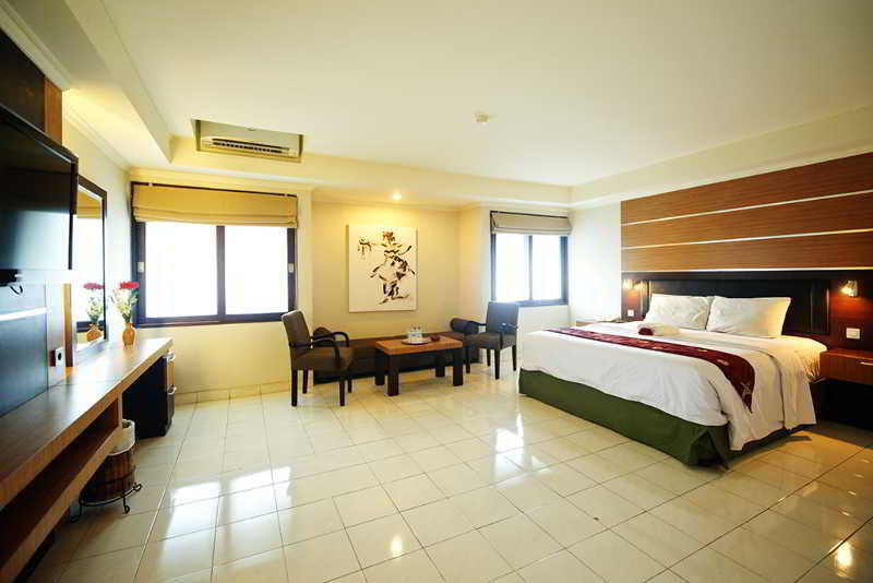 Urbanview Hotel Taman Suci Denpasar Bali
