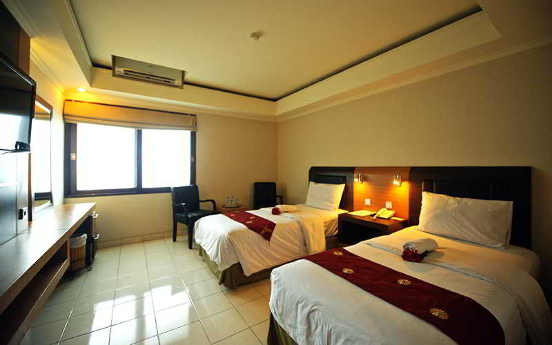 Urbanview Hotel Taman Suci Denpasar Bali