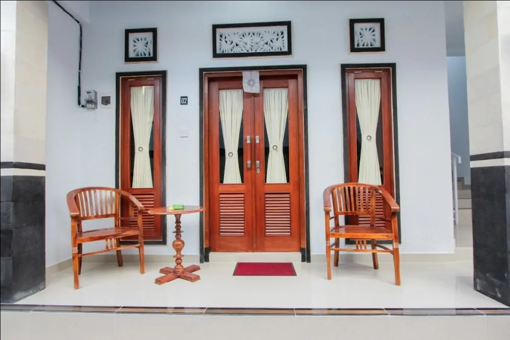 Two Made's Guest House