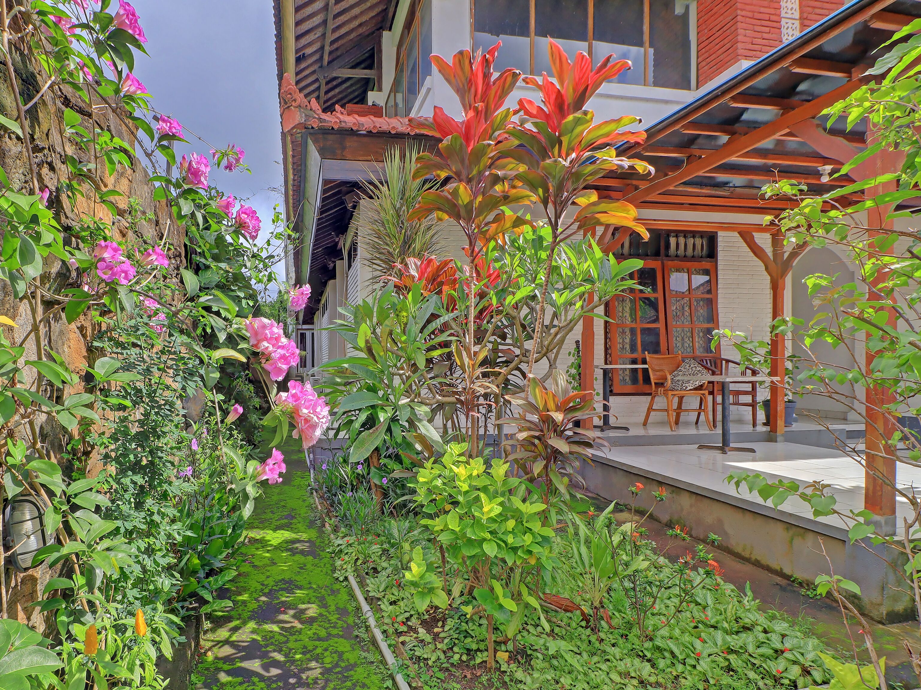 Warna Kedaton Hotel by OYO