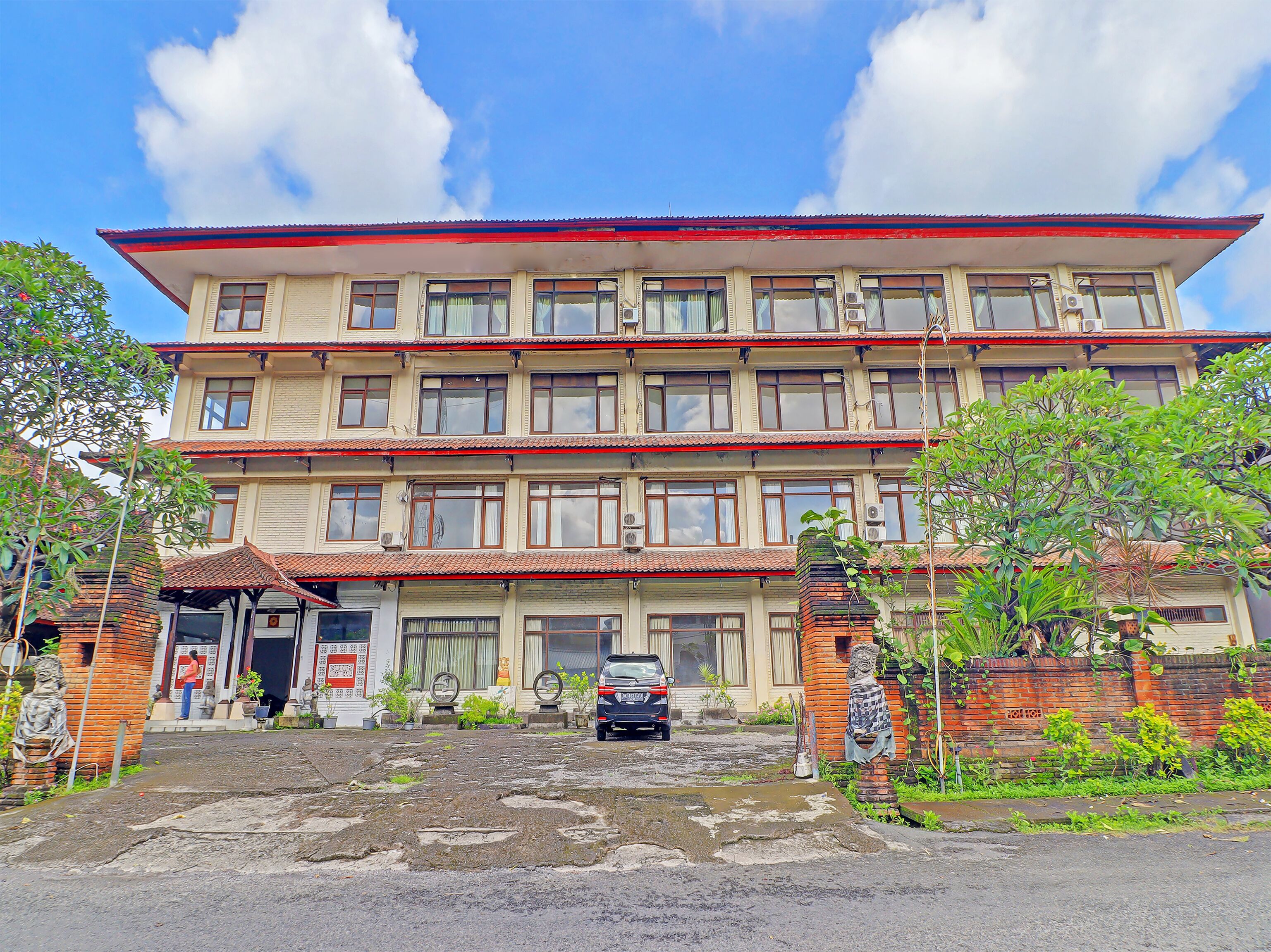 Warna Kedaton Hotel by OYO