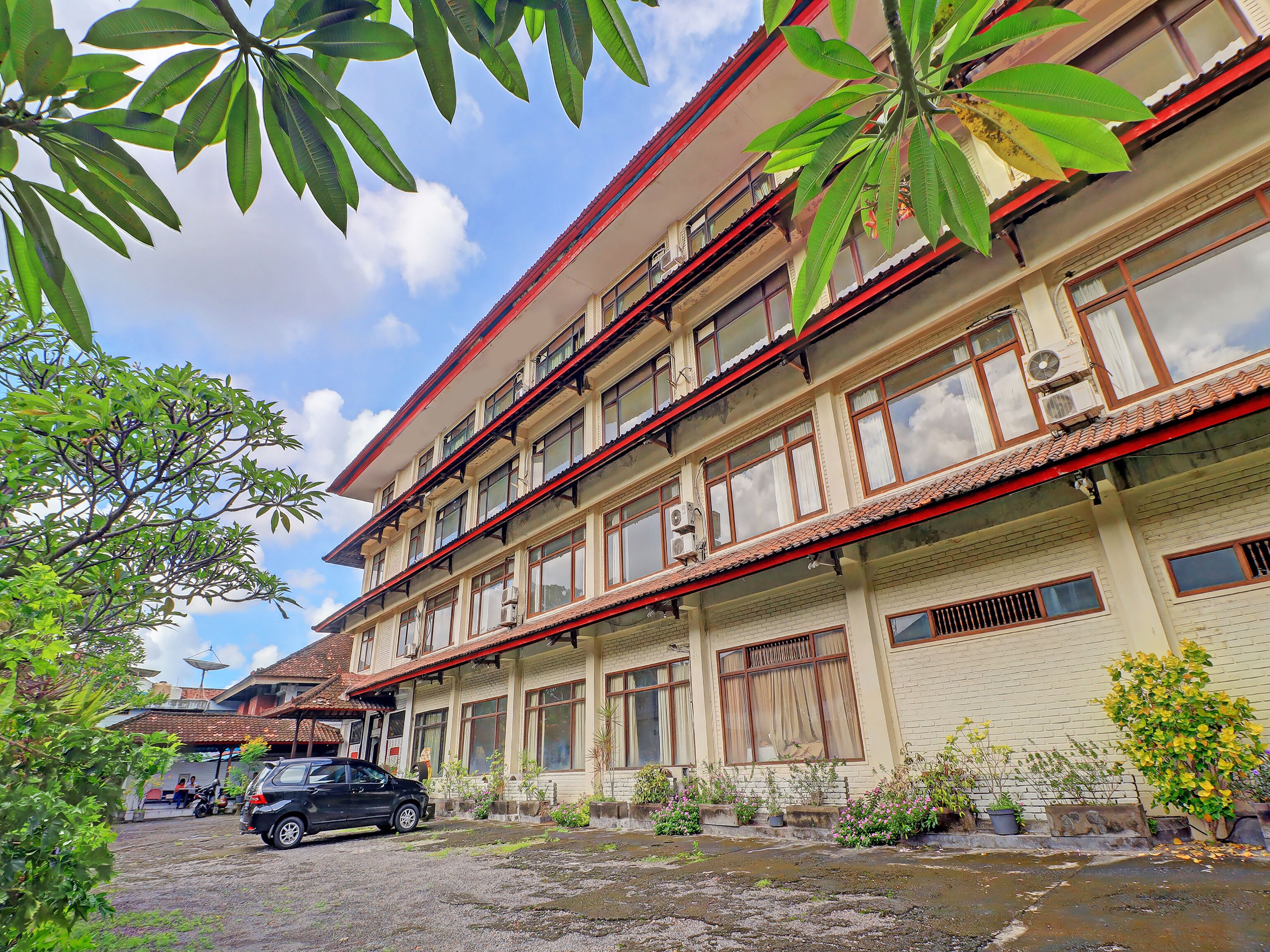 Warna Kedaton Hotel by OYO