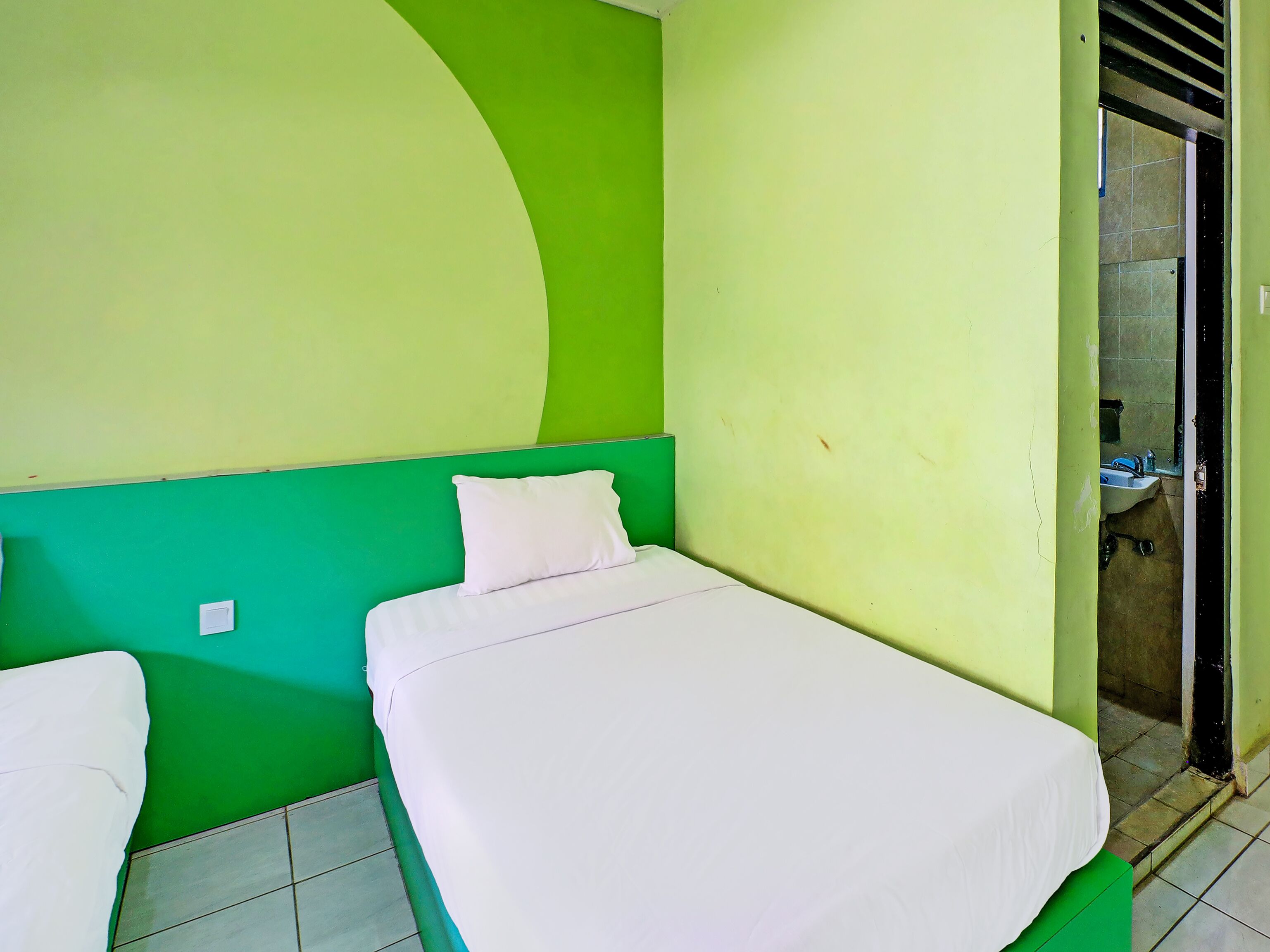 Warna Kedaton Hotel by OYO