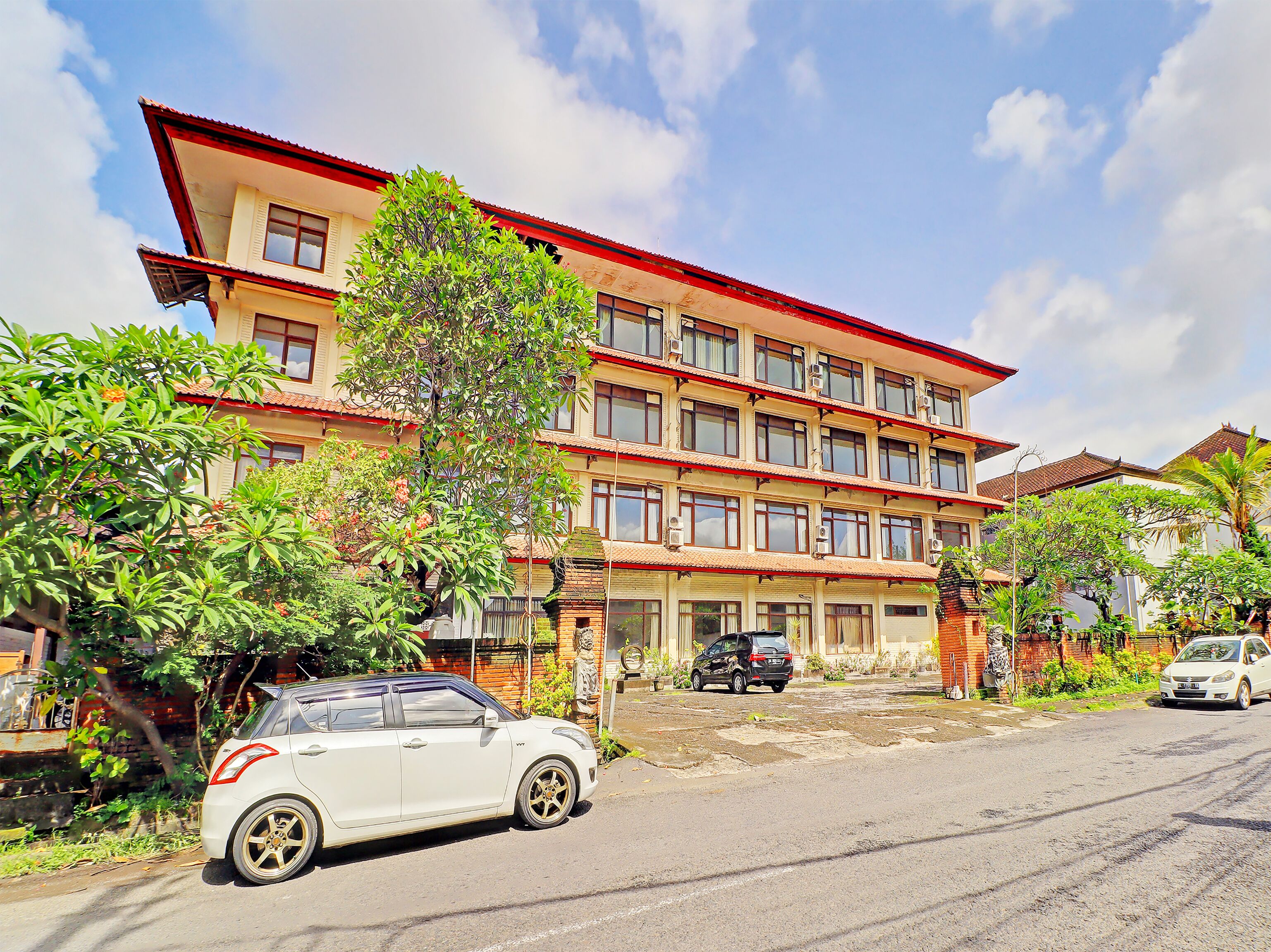 Warna Kedaton Hotel by OYO