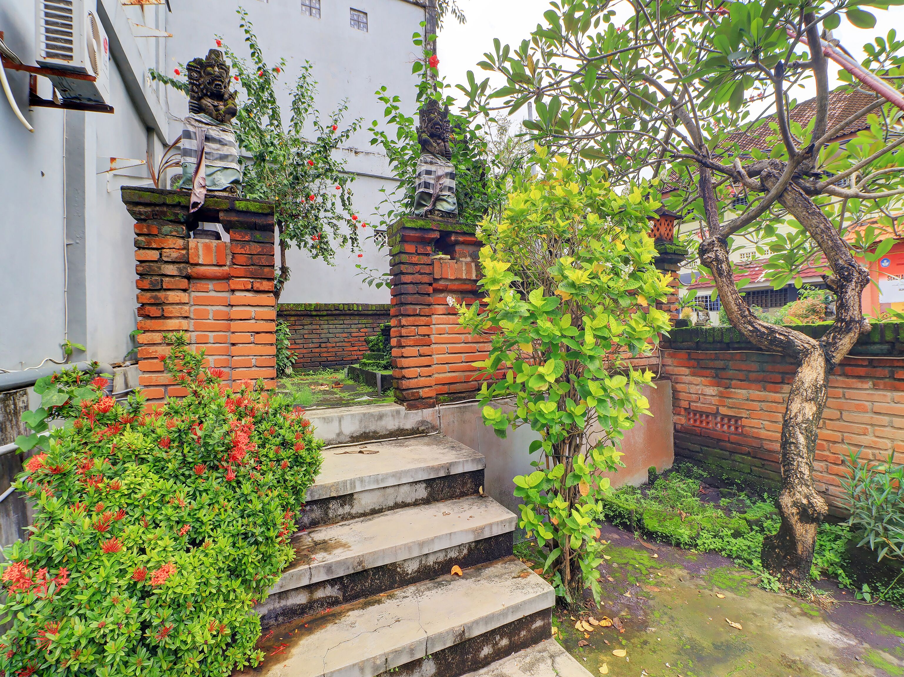 Warna Kedaton Hotel by OYO