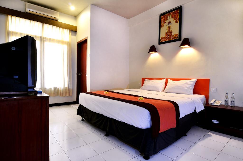 Yani Hotel