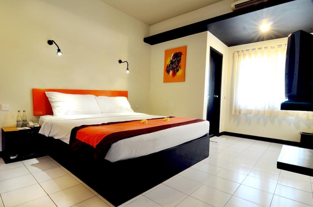 Yani Hotel