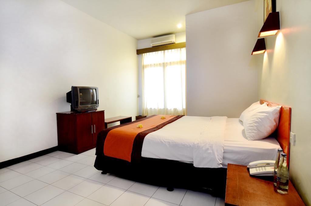 Yani Hotel