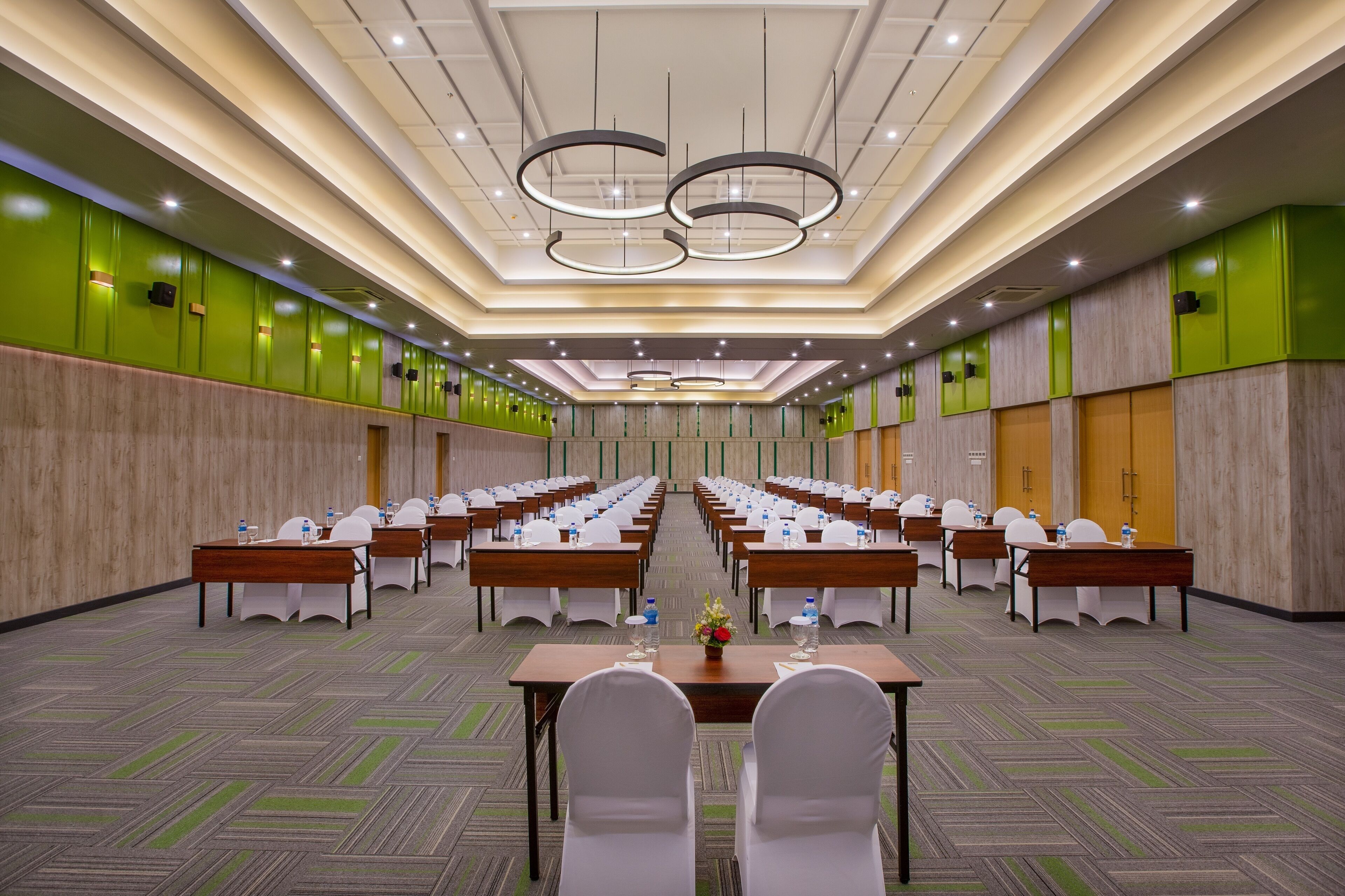 Rv Hotel Kutus Kutus