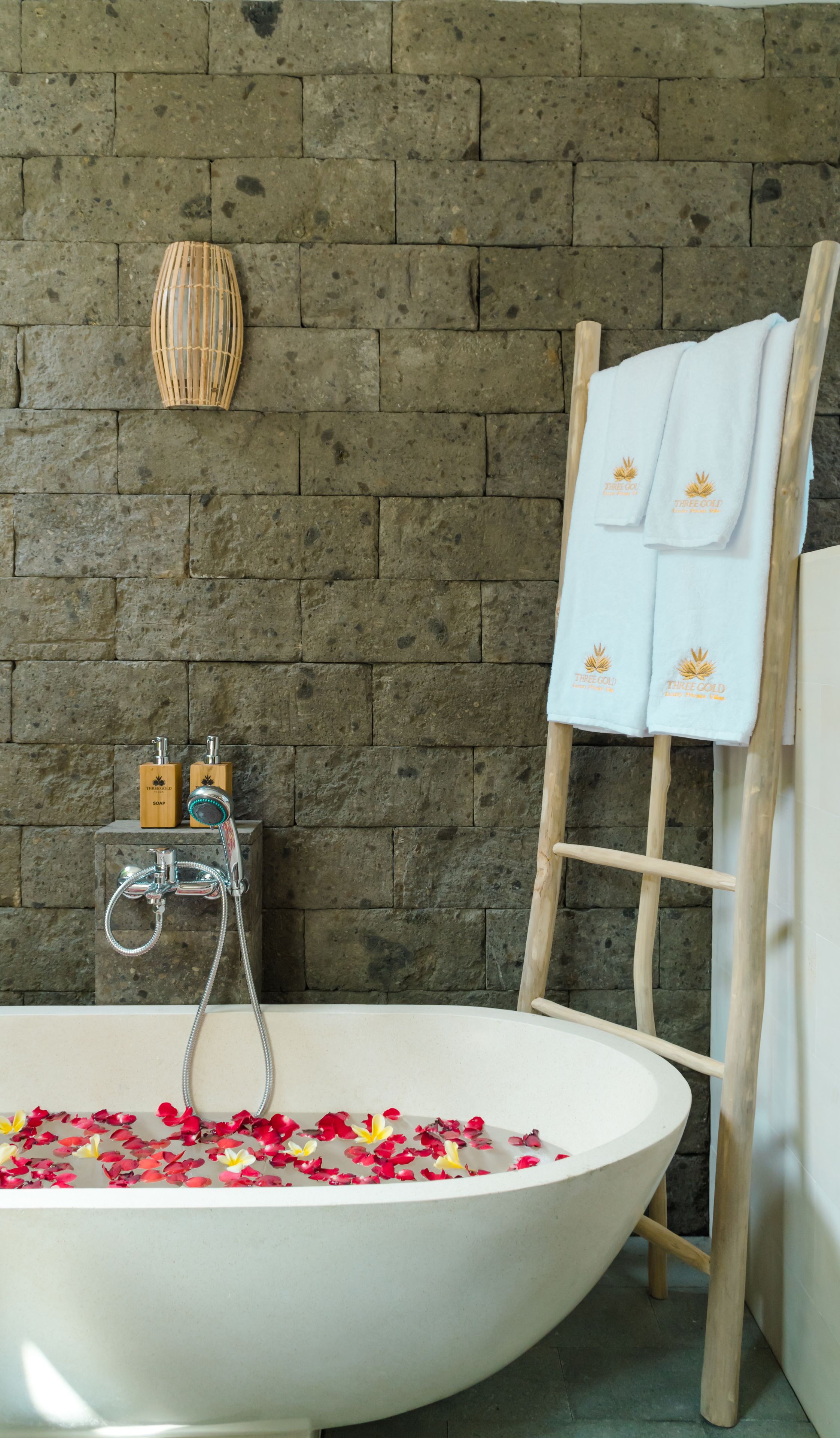 Three Gold Luxury Private Villa