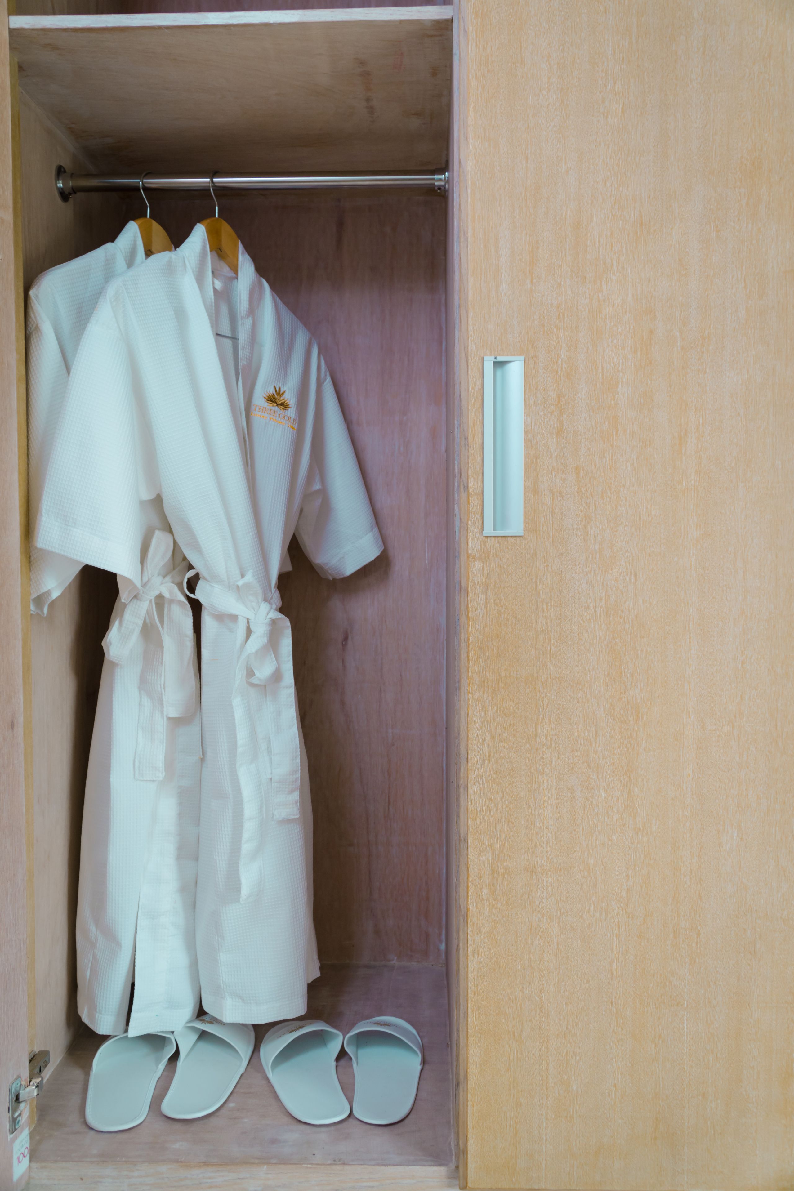 Three Gold Luxury Private Villa