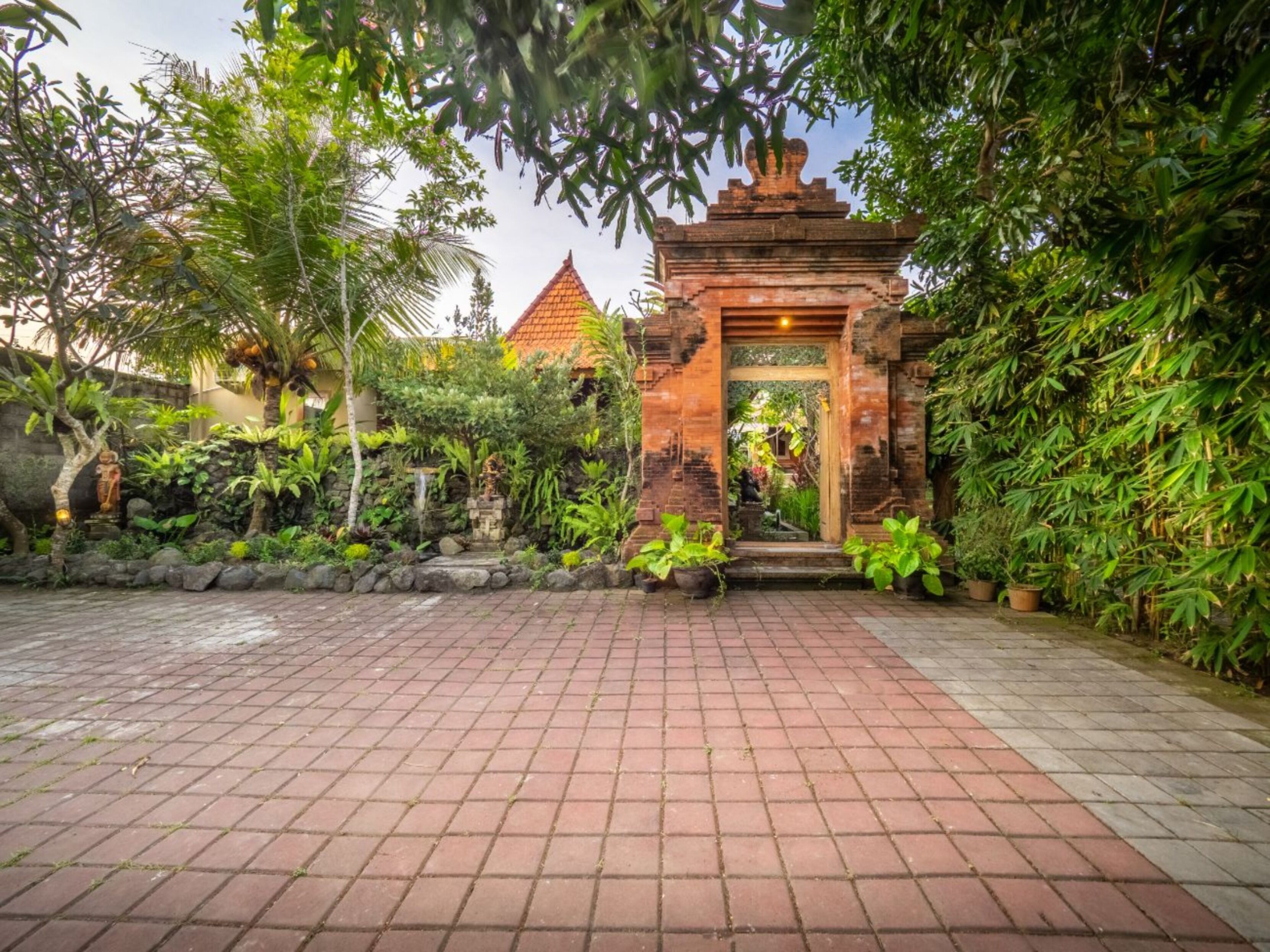 Tiis Garden Puri Villas