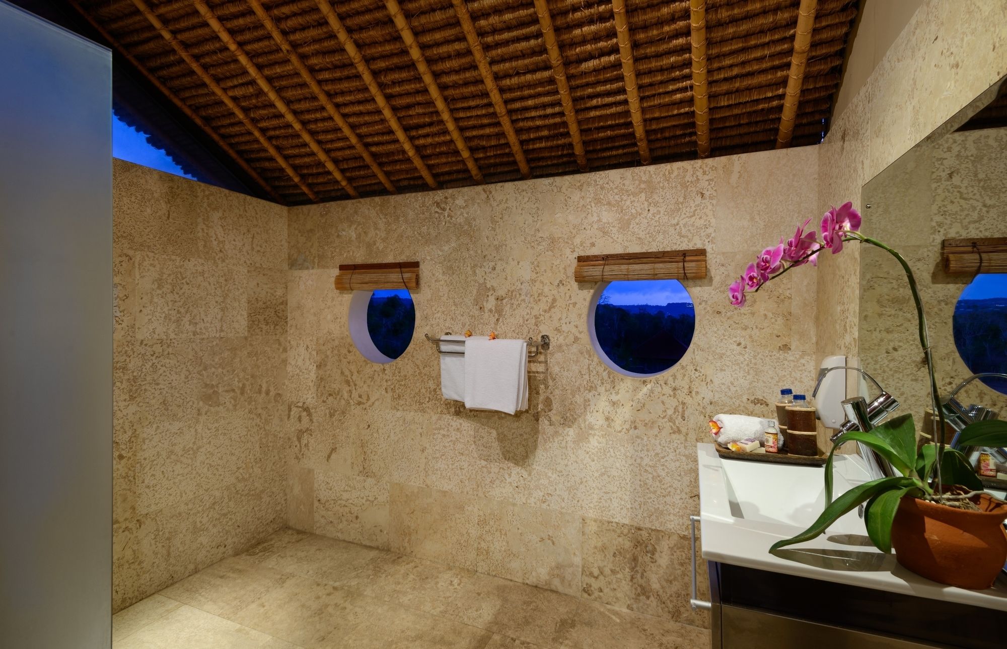 Balangan Beach Villa