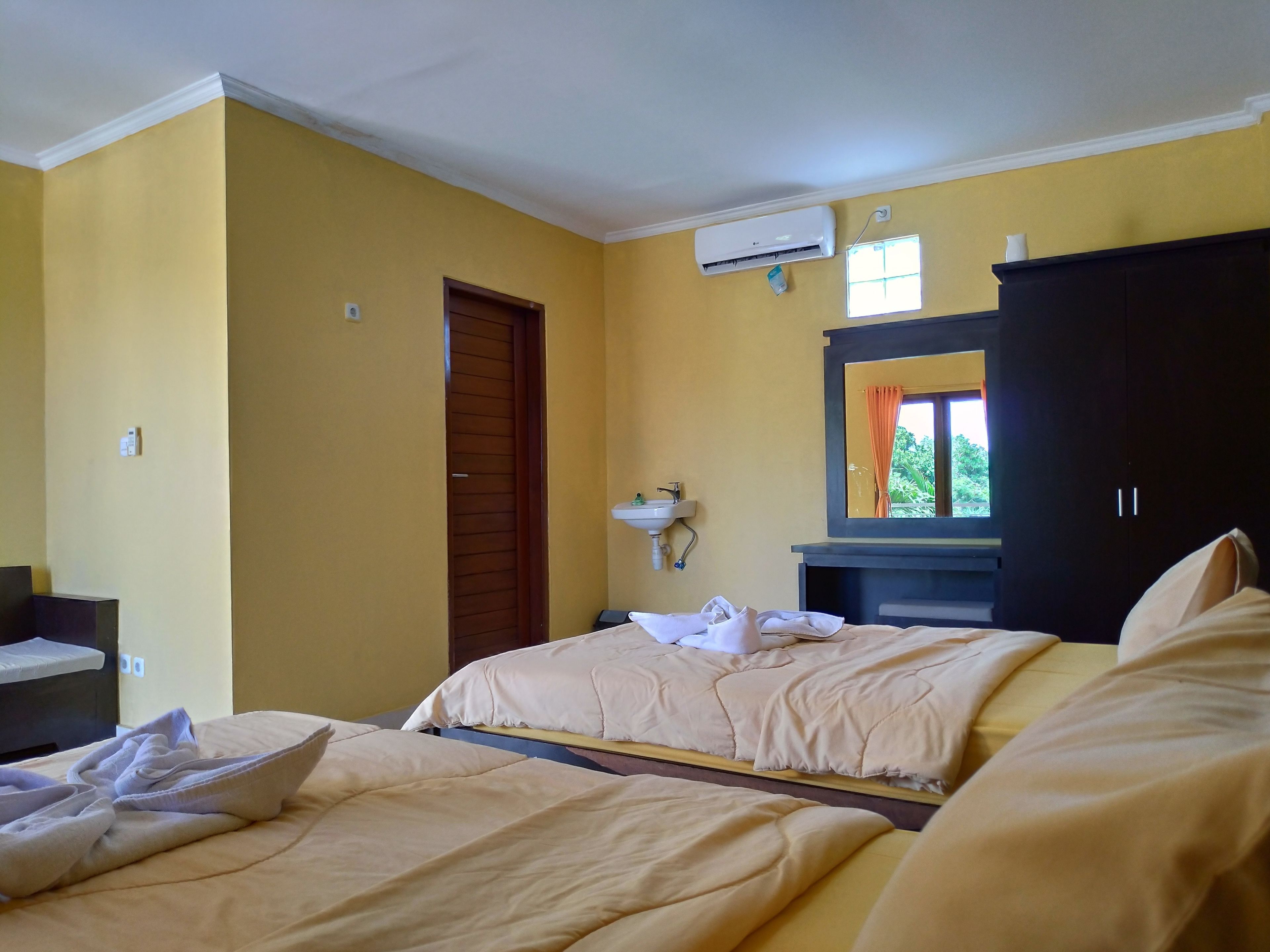 Balangan Paradise Hostel and Restaurant